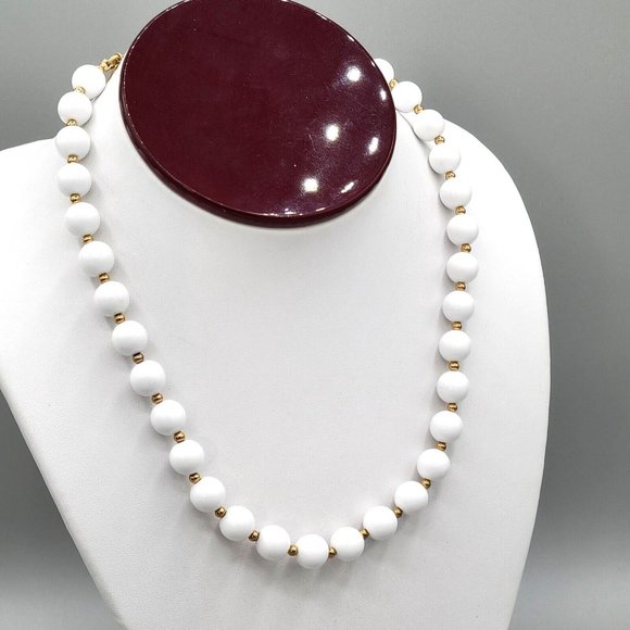 Monet White Beaded Necklace Gold Tone Spacer Hook Clasp 16 in Vintage 1990s - Picture 2 of 8